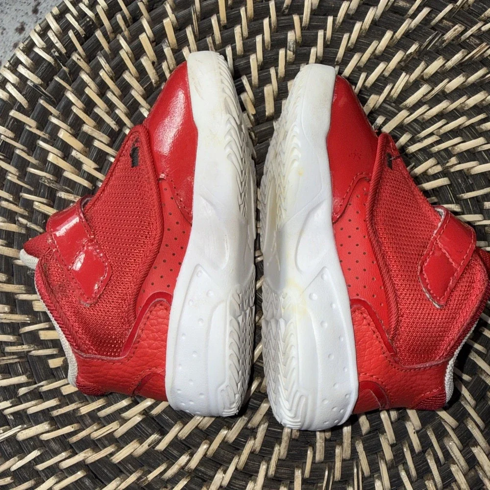 Jordan Aura 4 Child 6C Sneakers‎ Basketball University Red Patent Leather